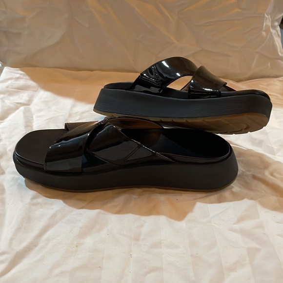 UGG Black patent leather platform sandals, size 6, like new - Picture 3 of 5